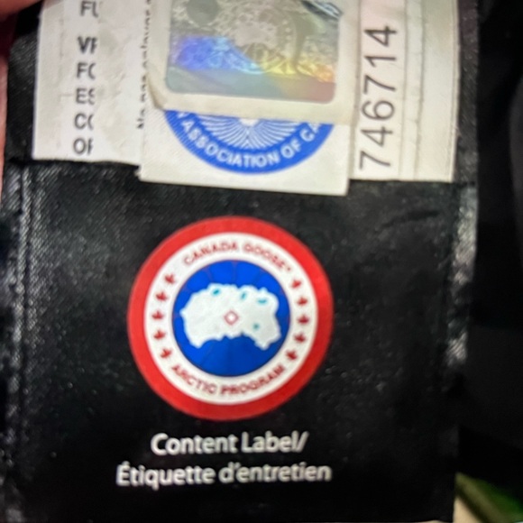 Authentic Canada Goose Arctic Program Black Coat Look very beautiful and style - Picture 12 of 12